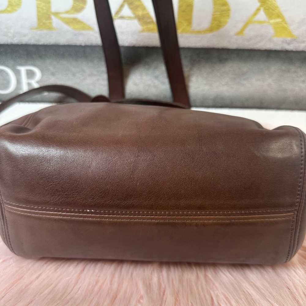 Coach Dark Brown Leather Shoulder Soho Bag. Made in Dominican Republic - Picture 6 of 10